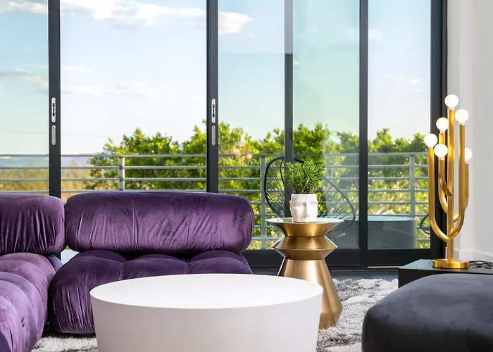 Camelback Mountain Mansion - Micro-resort, Views, Golf, Heated Pool, Game Holiday home *
