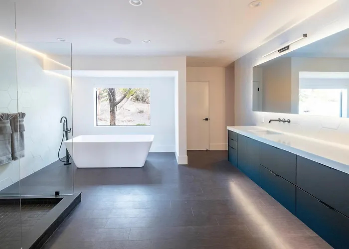 Camelback Mountain Mansion - Micro-resort, Views, Golf, Heated Pool, Game Holiday home *