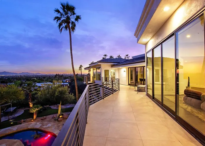 Camelback Mountain Mansion - Micro-resort, Views, Golf, Heated Pool, Game Holiday home Phoenix