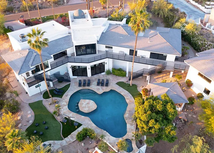 Camelback Mountain Mansion - Micro-resort, Views, Golf, Heated Pool, Game Holiday home *