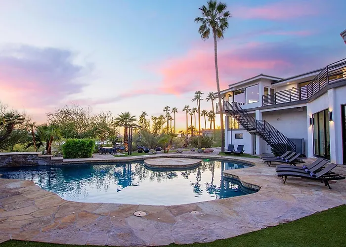 Camelback Mountain Mansion - Micro-resort, Views, Golf, Heated Pool, Game Holiday home Phoenix
