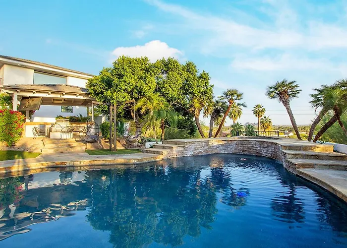 Camelback Mountain Mansion - Micro-resort, Views, Golf, Heated Pool, Game Holiday home Phoenix