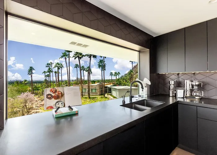 Camelback Mountain Mansion - Micro-resort, Views, Golf, Heated Pool, Game Holiday home
