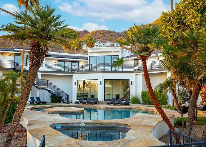 Camelback Mountain Mansion - Micro-resort, Views, Golf, Heated Pool, Game *